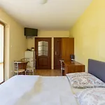 Casa de hóspedes Mila 3*